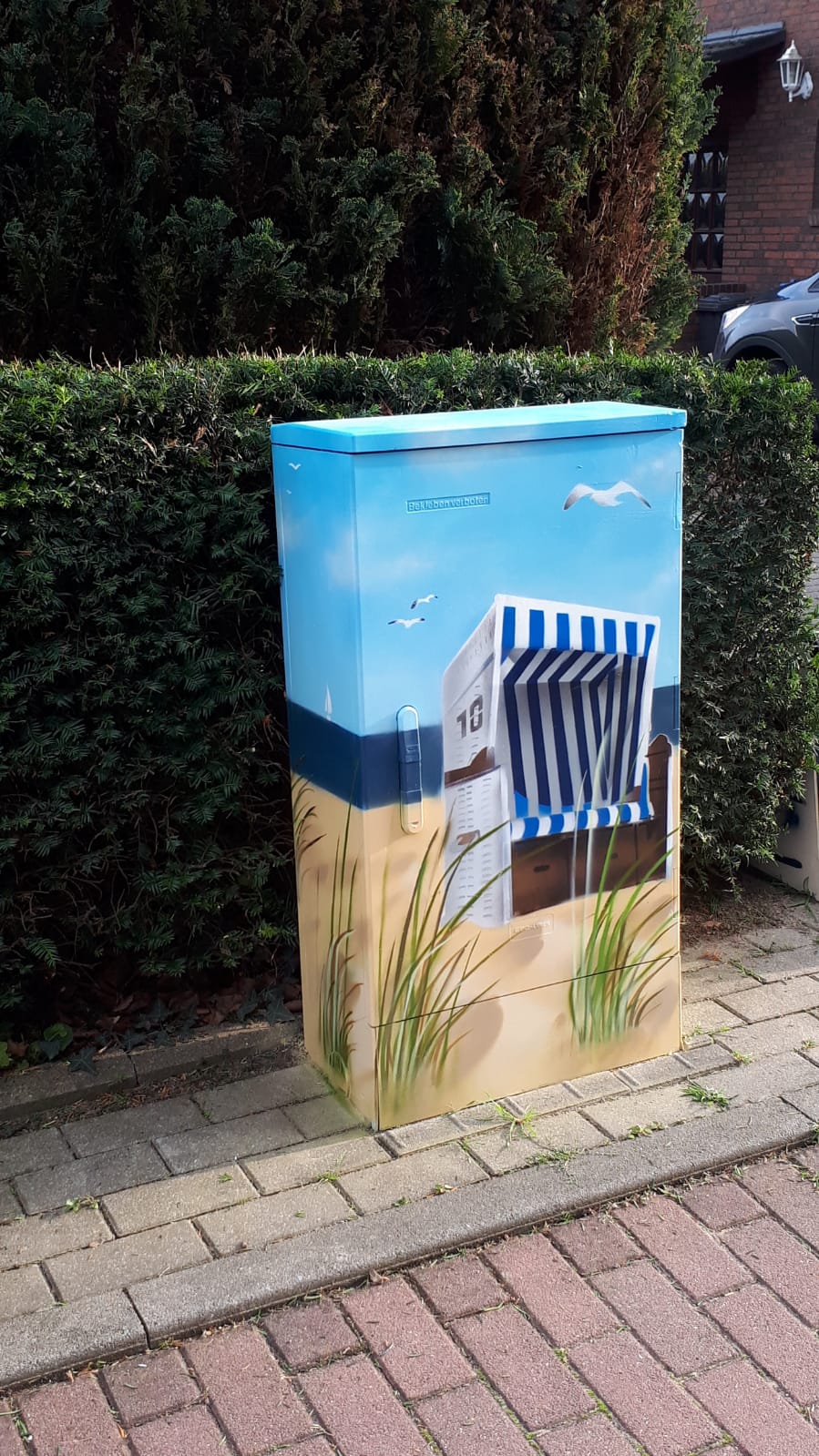 Stromkästen, Verteilerkästen und Garagentore mit Graffiti I Die